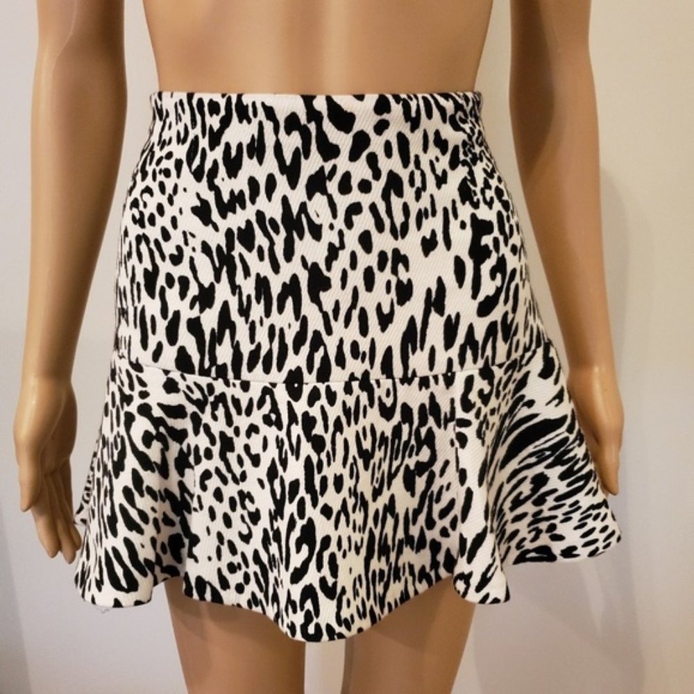 Adorable Zara Woman Animal Print  Skirt XS